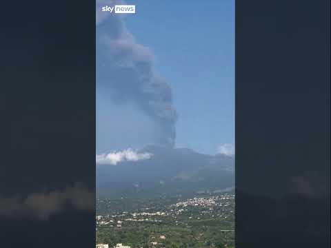 Flights halted as Mount Etna erupts