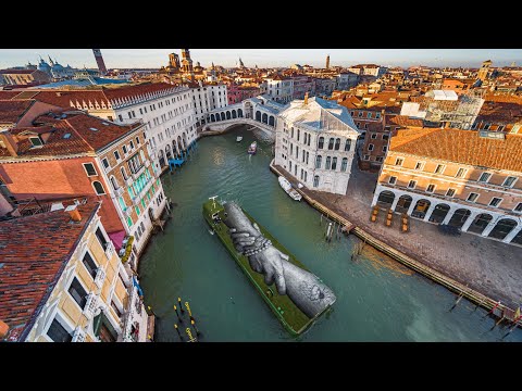 Earth Day 2022 - Embracing Venice with Saype and Beyond Walls | Lavazza