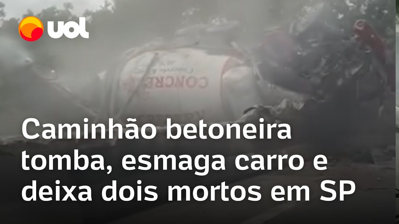Caminhão betoneira tomba, esmaga carro e deixa dois mortos na Grande SP