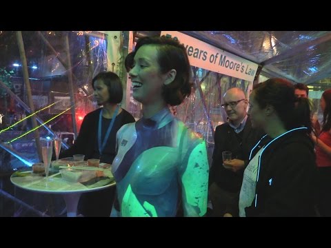 EEVblog #766 - Vivid Sydney 2015 Light Festival - UC2DjFE7Xf11URZqWBigcVOQ