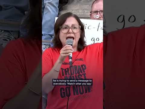 Jimmy Kimmel supporters protest outside the Disney studios in Los Angeles | DW News