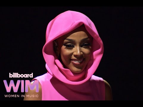 Doja Cat Performs 'Alone' At the 2022 Billboard Women In Music Awards