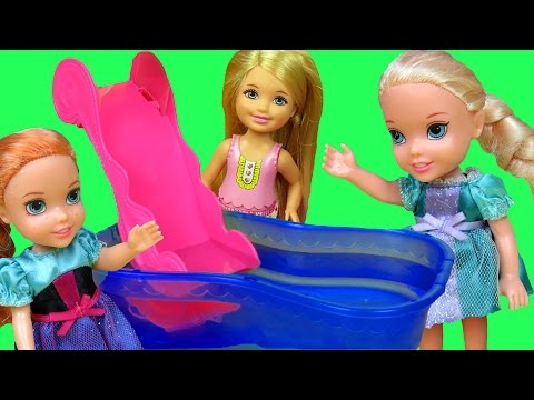 POOL Fun ! ELSA & ANNA toddlers & Chelsea slide Shopkins in the water! Splash Swim Play ! - UCQ00zWTLrgRQJUb8MHQg21A