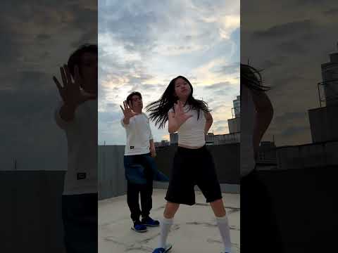 女兒想跳冰淇淋，爸爸肯定是陪啊🤣#藍白拖舞團 #icecream #kpop #dance #familydance