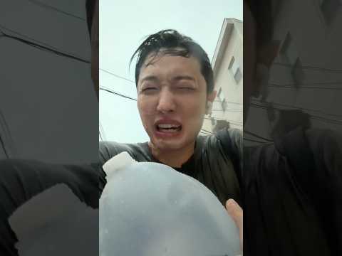 뉴욕에서 <strong>마른</strong> 하늘에 워터밤 맞았습니다
