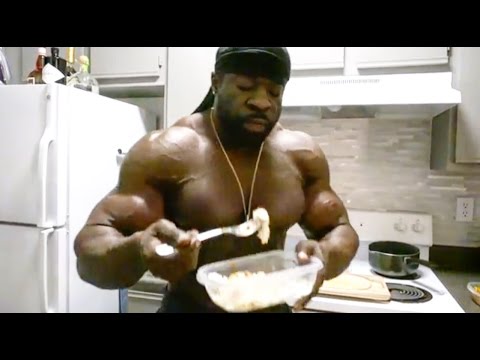 COOKING w/ KALI MUSCLE - HYPHY EGGS (MICROWAVE)
