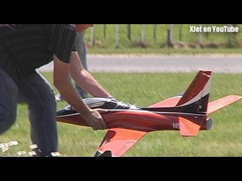 More Sunday RC plane flying at the SWMAC - UCQ2sg7vS7JkxKwtZuFZzn-g