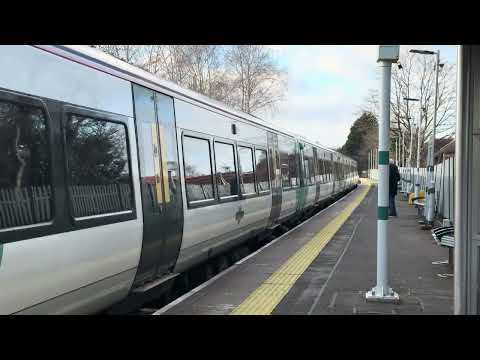 Class 377 - Southern Railway - Ashtead Station - 17th December 2023