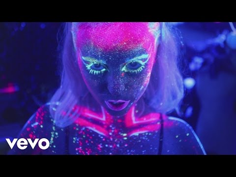 Kyla La Grange - Cut Your Teeth (Official Video)