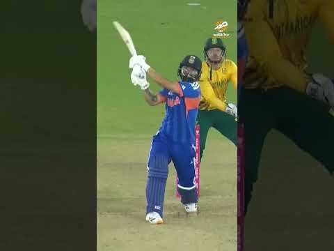 Sensational catching at the #T20WorldCup makes our @emirates Fly Better package 📹