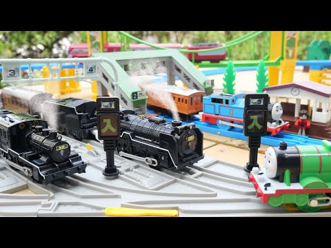 Plarail SL with steam gushing out ☆ Auto switching course where Thomas the Tank Engine runs