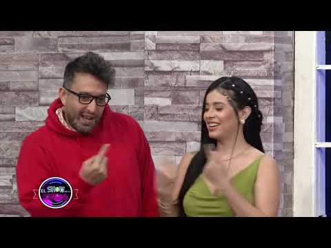 Ella necesita ayuda del vecino y la esposa no está ? | El Show de la Comedia