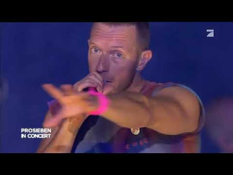 "People Of The Pride" - Coldplay live in Berlin (Oct 6, 2021)