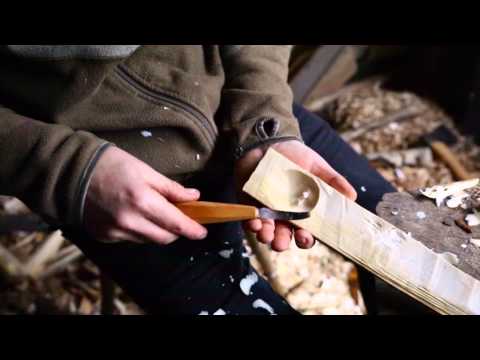 How to carve the bowl of a spoon using a hook knife with Robin Wood.