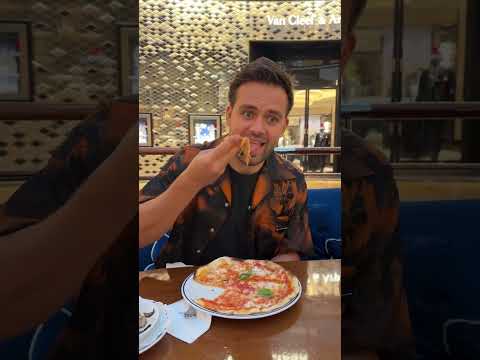 Sushi or pizza? 🍕🍣