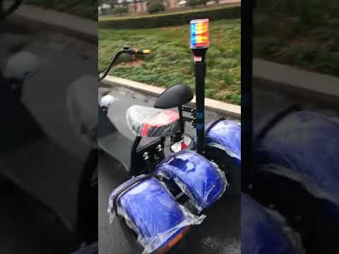 Three wheel scooters