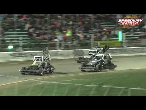 Wanganui Vulcans vs Kihikihi Kings - Race 1st and 2nd Place in the Stockcar Teams Invasion - dirt track racing video image