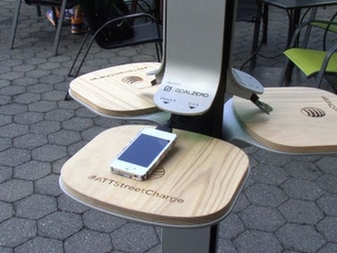 CNET News - AT&T Street Charge gives phones a free jolt - UCOmcA3f_RrH6b9NmcNa4tdg