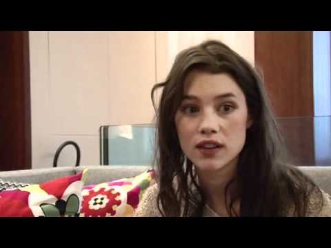 Pirates des Caraïbes 4 : Interview de Astrid Bergès-Frisbey - UCAPbIldEtsGPeZX4oOeyR9g