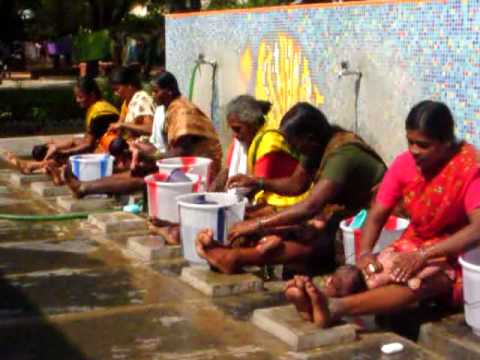 INDIA ,WASHING BABY