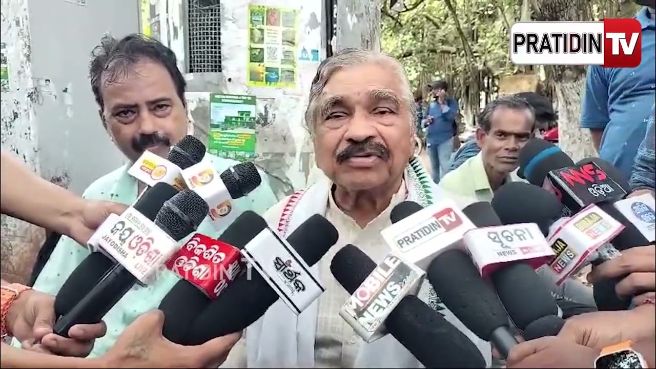 ରାହୁଲ୍ ପରା ନେହେରୁଙ୍କ ନାତି, ସେ ସମସ୍ତଙ୍କ ଘରେ ଖାଇବେ ! Rahul Gandhi is future PM of India.
