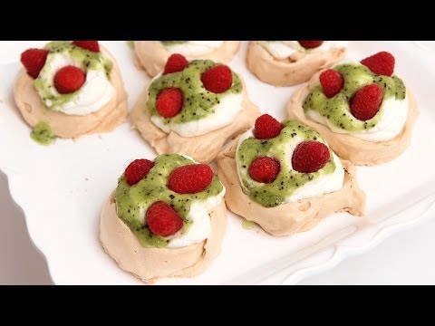 Mini Pavlova Recipe - Laura Vitale - Laura in the Kitchen Episode 778 - UCNbngWUqL2eqRw12yAwcICg