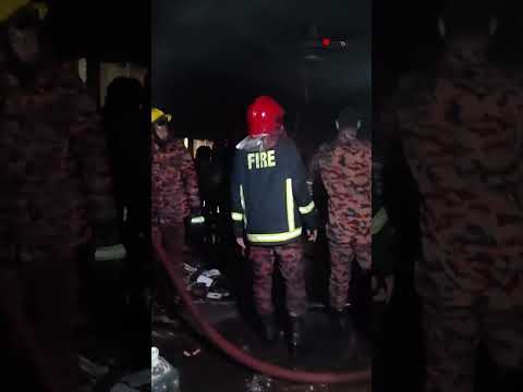 খুলনার বাইতুন নূর শপিং সেন্টারে আগুন #khulna #firenews #baitunnur #shoppingcenter #khulnanewmarket