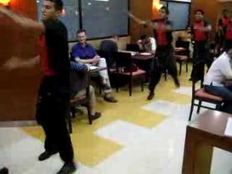 Crazy Pizza Hut waiters in India