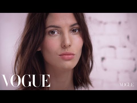 The Festival Girl with Charlotte Tilbury - The Monday Makeover - Vogue - UCRXiA3h1no_PFkb1JCP0yMA