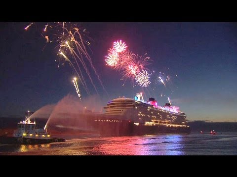 Disney Fantasy cruise ship arrives at Port Canaveral, Florida with fireworks and characters - UCYdNtGaJkrtn04tmsmRrWlw