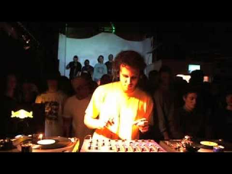 Four Tet Boiler Room London DJ Set - UCGBpxWJr9FNOcFYA5GkKrMg