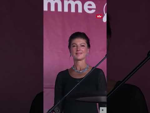 Farbattacke auf Wagenknecht bei Rede in Erfurt | #ntv #shorts #news #bsw #wagenknecht #politik