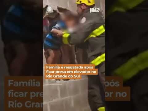 Família é resgatada após ficar presa em elevador no Rio Grande do Sul #Shorts #FalaBrasil