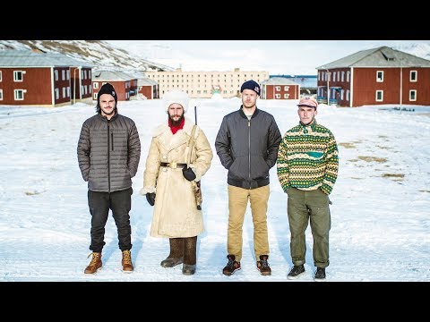 Snowboarding an icy ghost town. | Rebuilding Pyramiden (Behind the Scenes) - UCblfuW_4rakIf2h6aqANefA