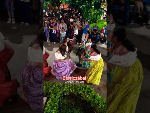 Baile y #tradicion #berriozábal #bailesmexicanos #danza #usa #tradiciones #baile #marimba #chiapas