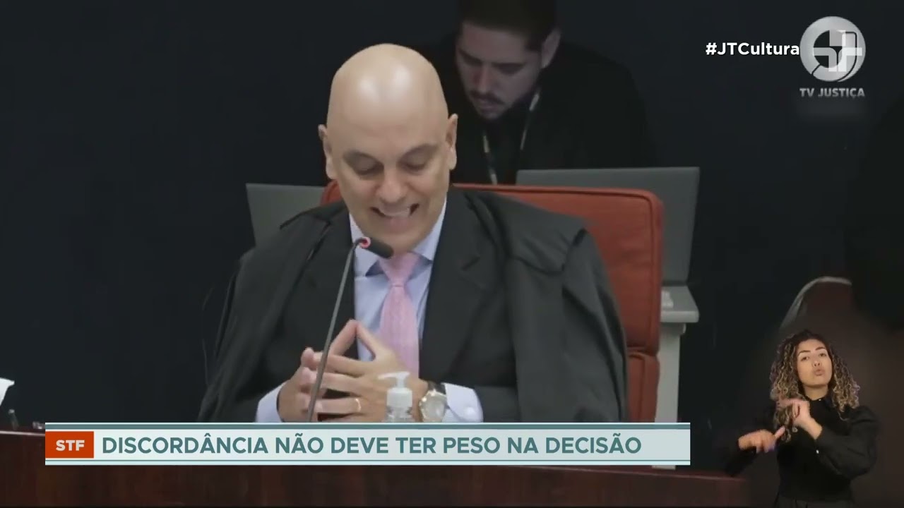 Luiz Fux diverge de Moraes e questiona competência do STF no julgamento de acusados de golpe