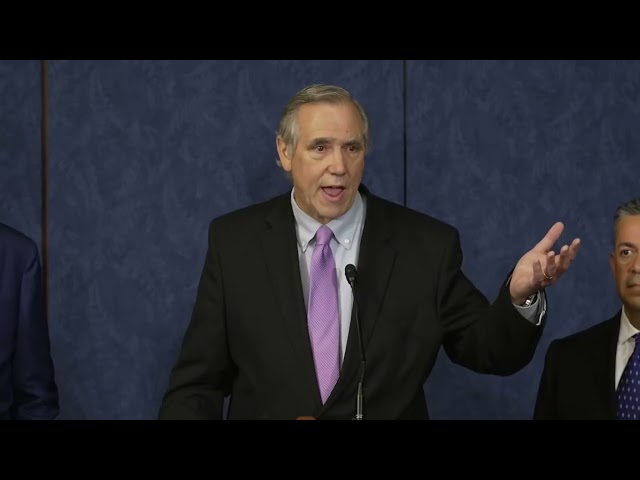 Senator Merkley spoke about the critical importance of protecting health care for people in Oregon and across the country at a press conference on July 31, 2025.Watch the full press conference: https://www.youtube.com/watch?v=GD5aU6IPE0s