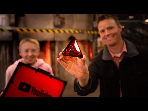 What's inside YouTube Red Diamond Award? - UCSrPuHtKbst7Zy8pyWn_3Cg