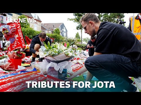 Diogo Jota: Former teammate pays tribute as mourners gather in UK and Portugal | ITV News
