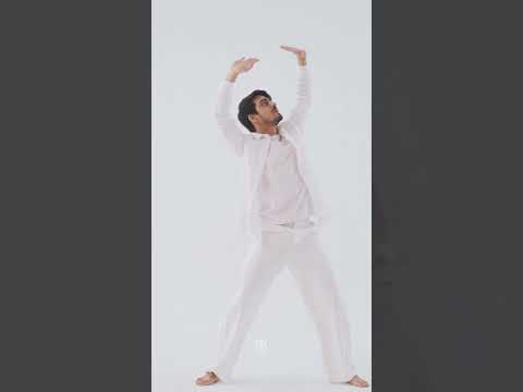 Tem alguém esperando por você… ainda existe um lugar na mesa. Assista ao novo clipe do Pr. Lucas