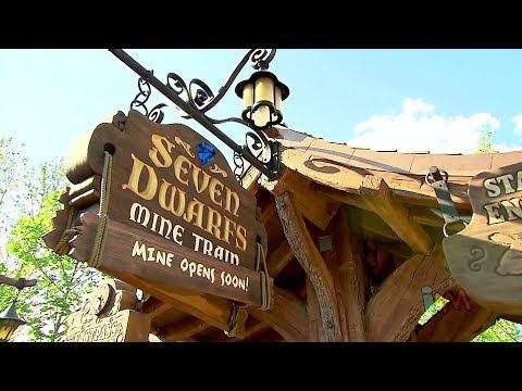 FULL Seven Dwarfs Mine Train experience with multi-angle POV ride, queue, characters and more - UCYdNtGaJkrtn04tmsmRrWlw