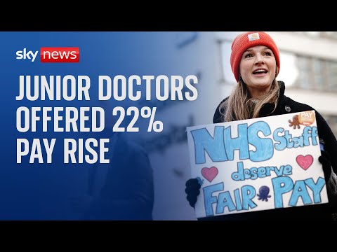 Junior doctors offered 22% pay rise by government to end strike action