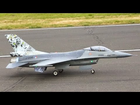 GIANT RC JET F-16 FALCON RC MODEL SCALE TURBINE / Jet Power Fair 2016 - UCOM2W7YxiXPtKobhrYasZDg