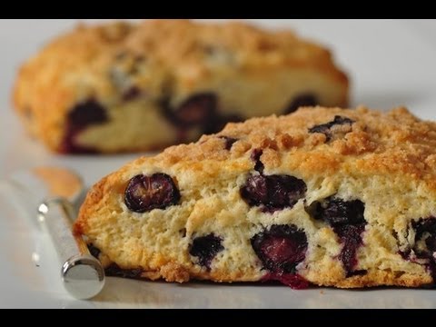 Blueberry Streusel Scones Recipe Demonstration - Joyofbaking.com - UCFjd060Z3nTHv0UyO8M43mQ