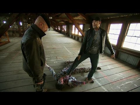 Zombie Combat with Michael Rooker | MythBusters - UCqOoboPm3uhY_YXhvhmL-WA