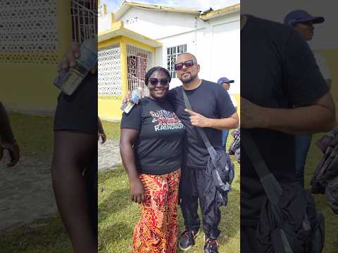 This is Teenah from Beeston Spring. Her home was destroyed after di hurricane hit 🇯🇲🙏🏾