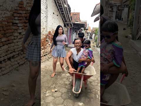 Belum Sempat Naik, Bela Malah Ditinggal Cemong & Jeki! #shortvideo #shorts #comedy