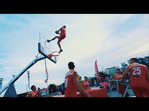 The greatest acrobatic basketball dunk of all time?!? (People are Awesome) - UCIJ0lLcABPdYGp7pRMGccAQ