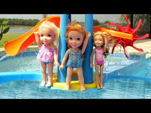 WATER PARK ! Elsa & Anna toddlers empty the Pool ? Water Fun - Swim - Pool Party - Splash - Sand - UCQ00zWTLrgRQJUb8MHQg21A
