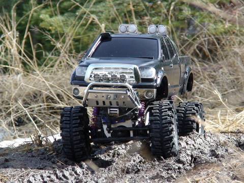 RC ADVENTURES - SCALE RC TRUCKS # 16 - MEDiC's MONSTER TUNDRA  - ROOT'S N' MUD - UCxcjVHL-2o3D6Q9esu05a1Q